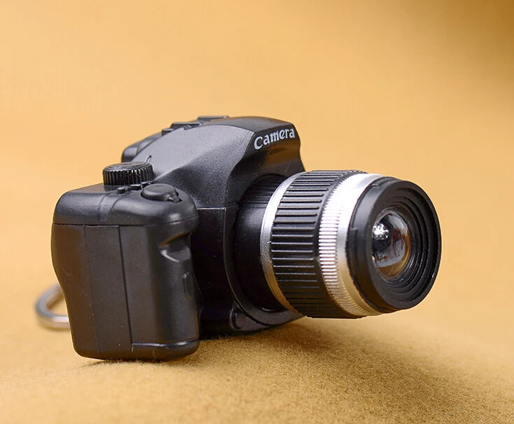 Mini SLR Camera Keychain with LED Flashlight – Colorful Metal Key Ring for Car Keys, Bags & Gifts